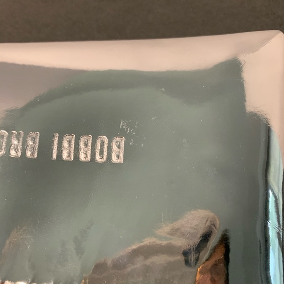 Bobby Brown wristlet sunglasses case with mirror - Picture 4 of 12